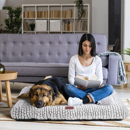 Dog Bed Crate Pad Plush Soft Dog Crate Bed for Medium Dogs and Cats Washable Anti-Slip Kennel Crate Mats for Sleeping and Anti Anxiety M